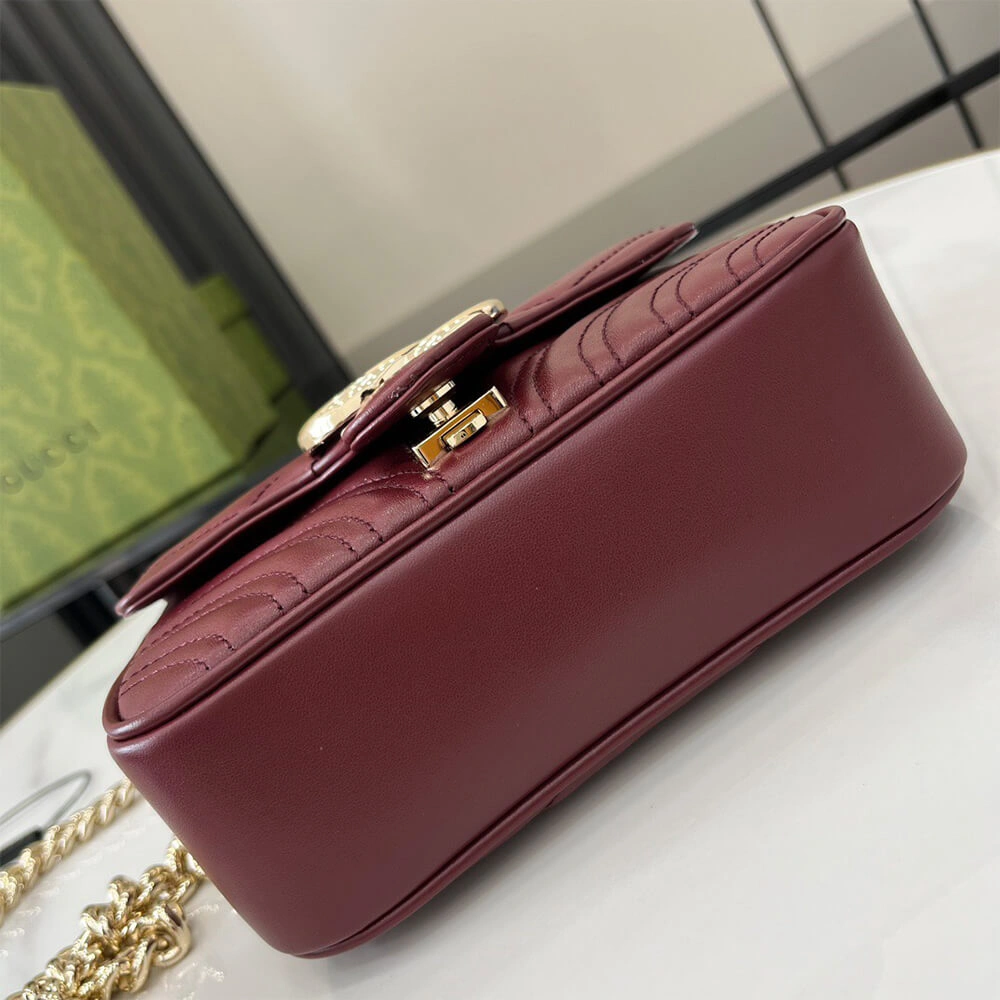 Stylish GG Marmont mini top handle bag 977