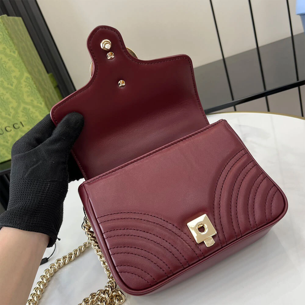 Stylish GG Marmont mini top handle bag 977