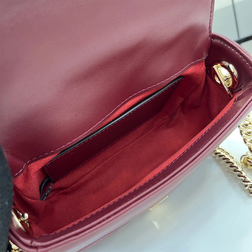 Stylish GG Marmont mini top handle bag 977