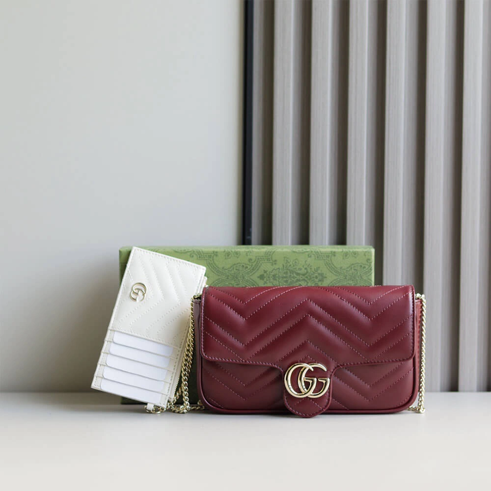 GG Marmont small shoulder bag Resilient 979