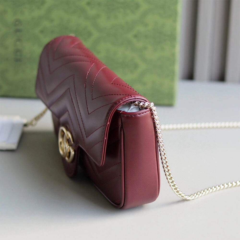 GG Marmont small shoulder bag Resilient 979