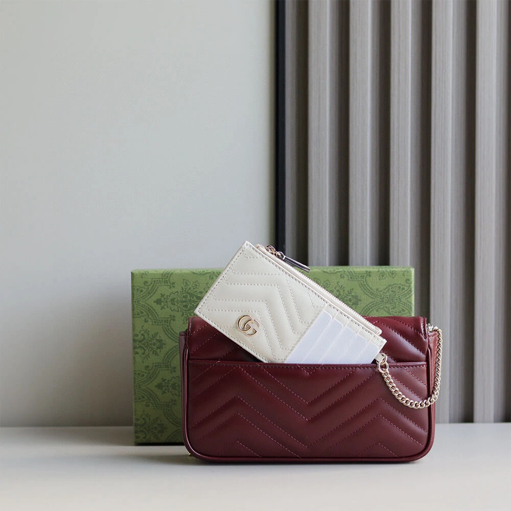 GG Marmont small shoulder bag Resilient 979