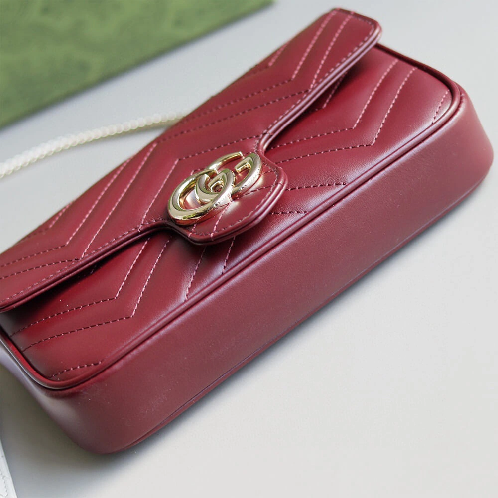 GG Marmont small shoulder bag Resilient 979