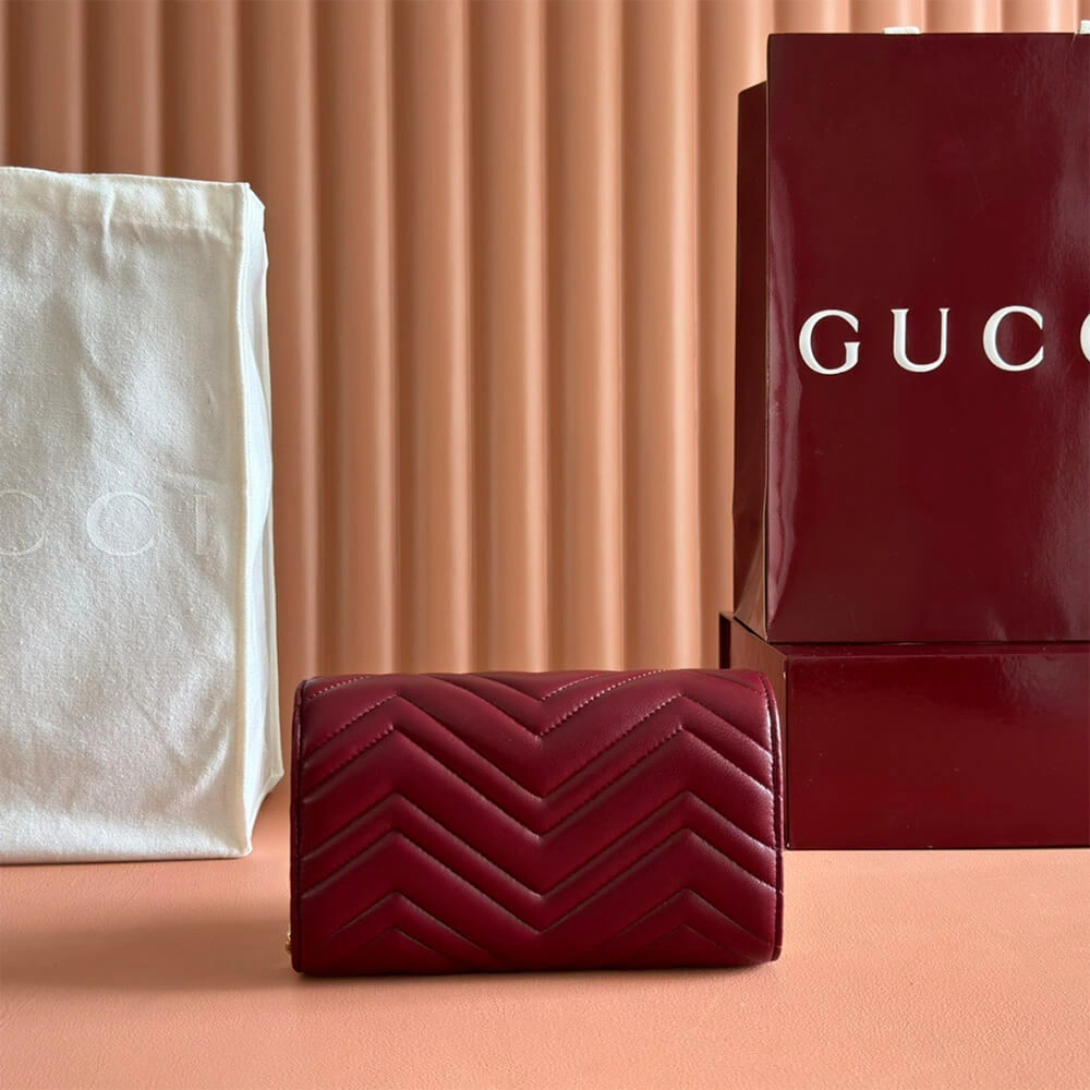 TechFriendly GG Marmont wallet on chain 1050