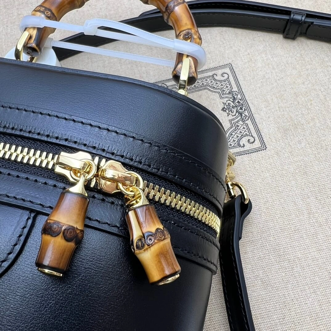 Trendsetting GG Mini bamboo shoulder bag 1074