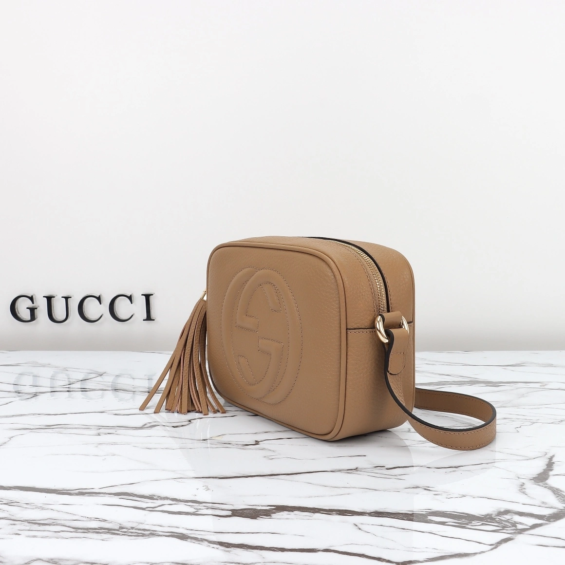EyeCatching GG Pebbled Calfskin Small Soho Disco Bag 1038