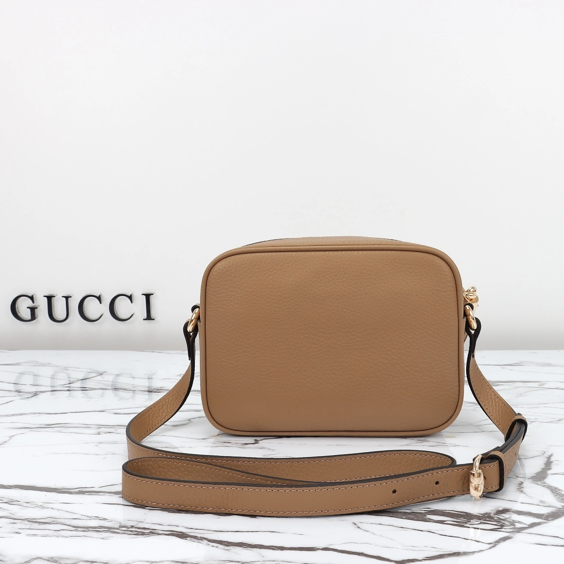 EyeCatching GG Pebbled Calfskin Small Soho Disco Bag 1038