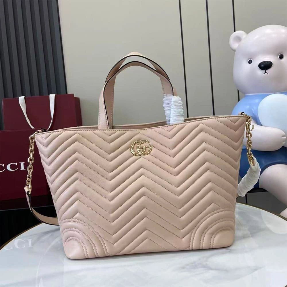 Lightweight Gucci Betty medium tote bag 968