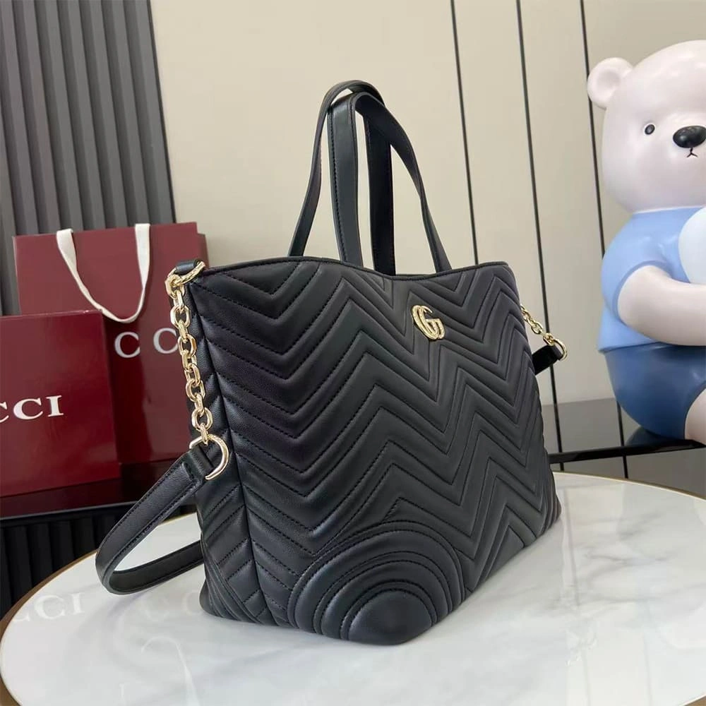 Elegant Gucci Betty medium tote bag 992