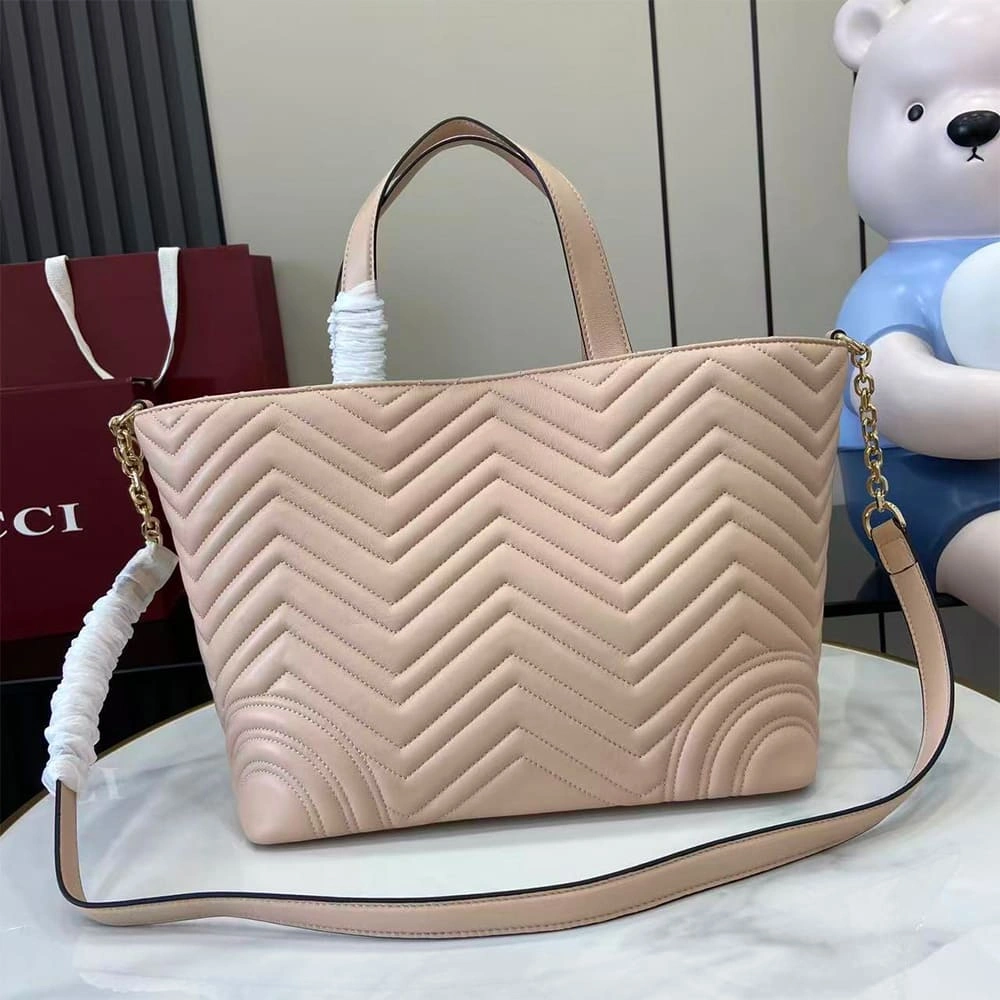 Lightweight Gucci Betty medium tote bag 968