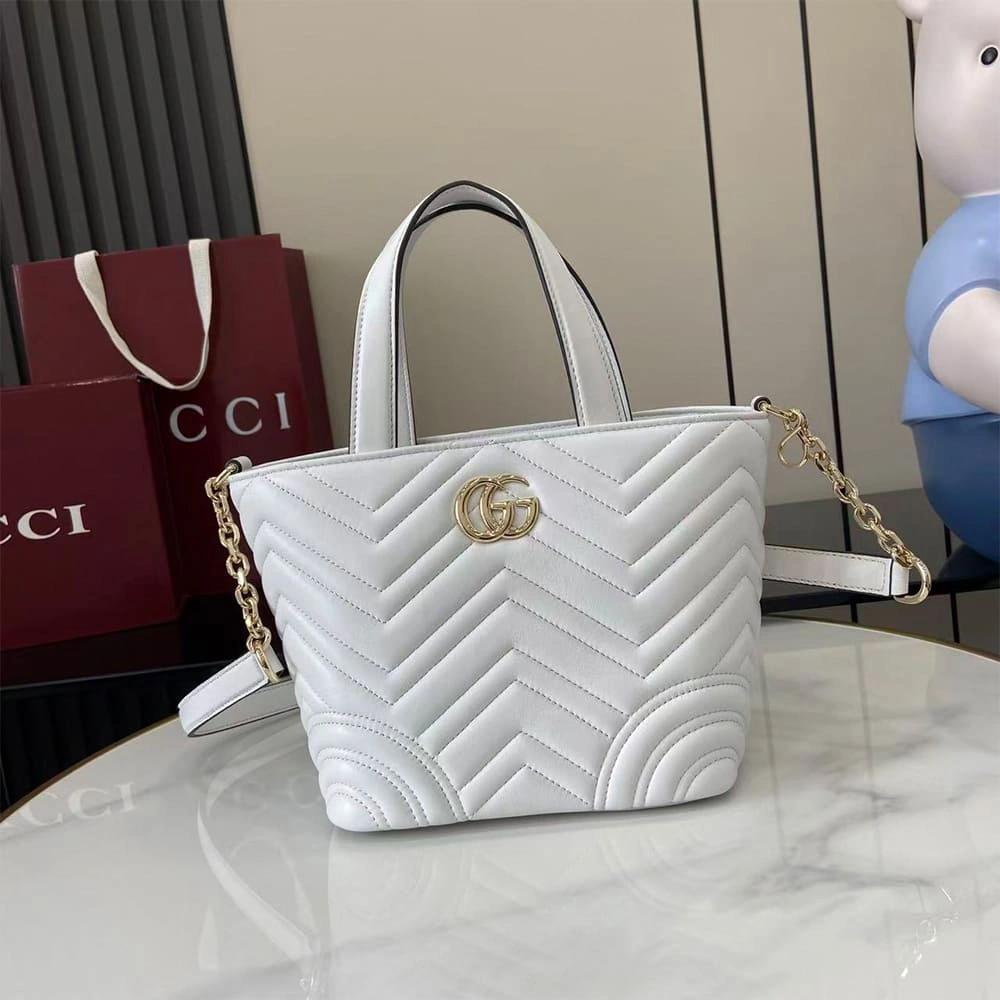 Vibrant Gucci Betty small tote bag 952