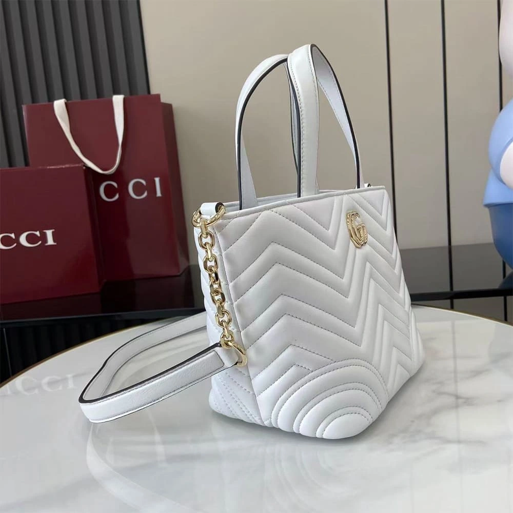 Vibrant Gucci Betty small tote bag 952