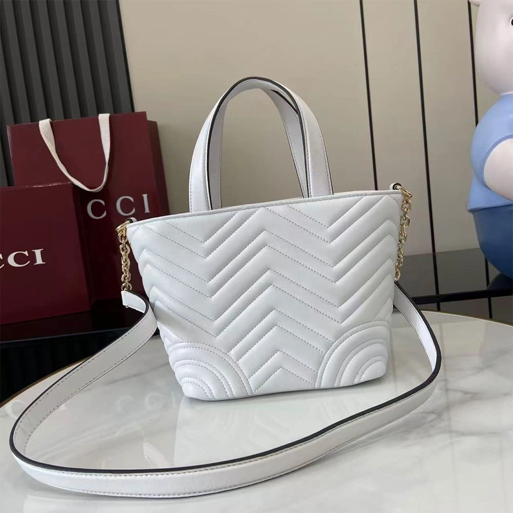 Vibrant Gucci Betty small tote bag 952