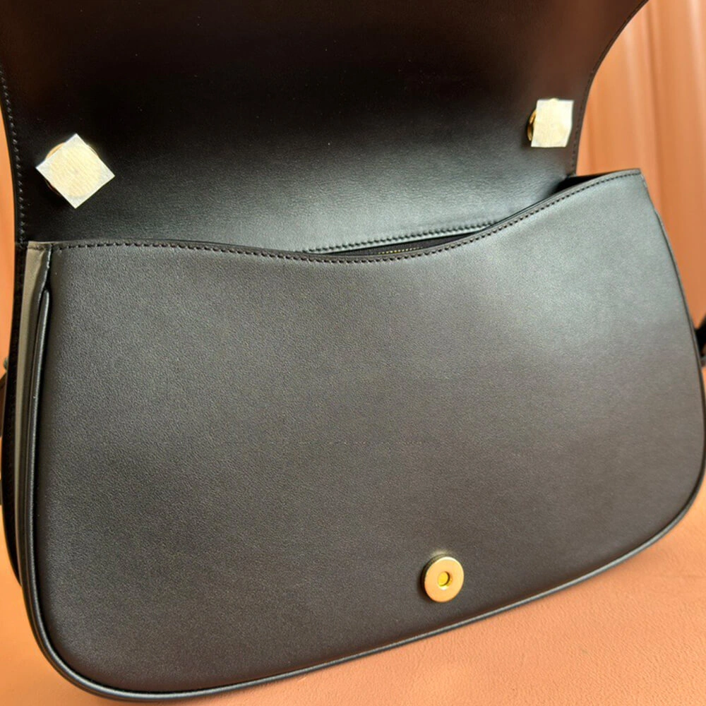 Bright Gucci Blondie medium top handle bag 949