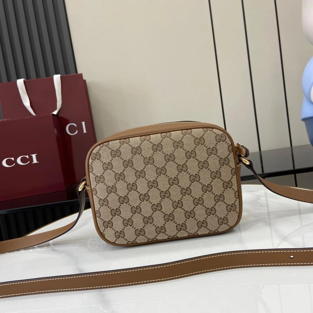 Sporty Gucci Blondie mini shoulder bag 1040