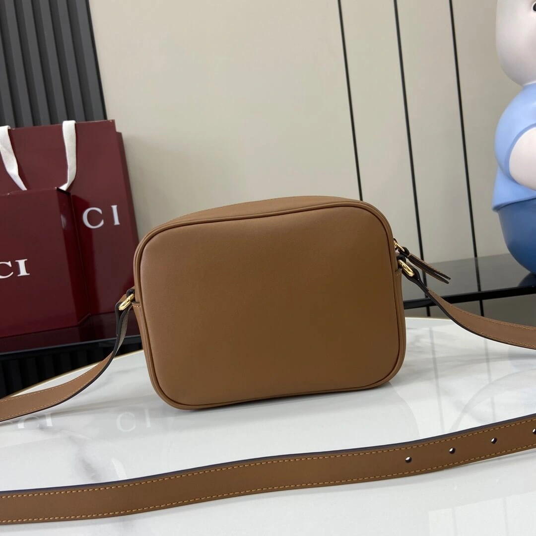 Sleek Gucci Blondie mini shoulder bag 1051