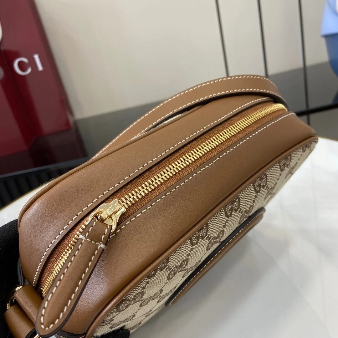 Sporty Gucci Blondie mini shoulder bag 1040