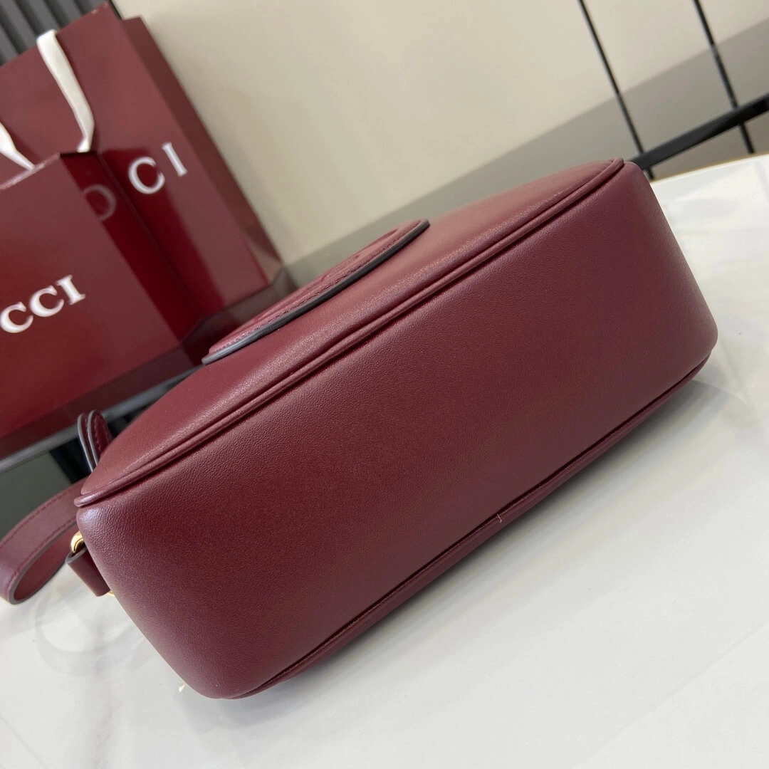 Bold Gucci Blondie mini shoulder bag 1058