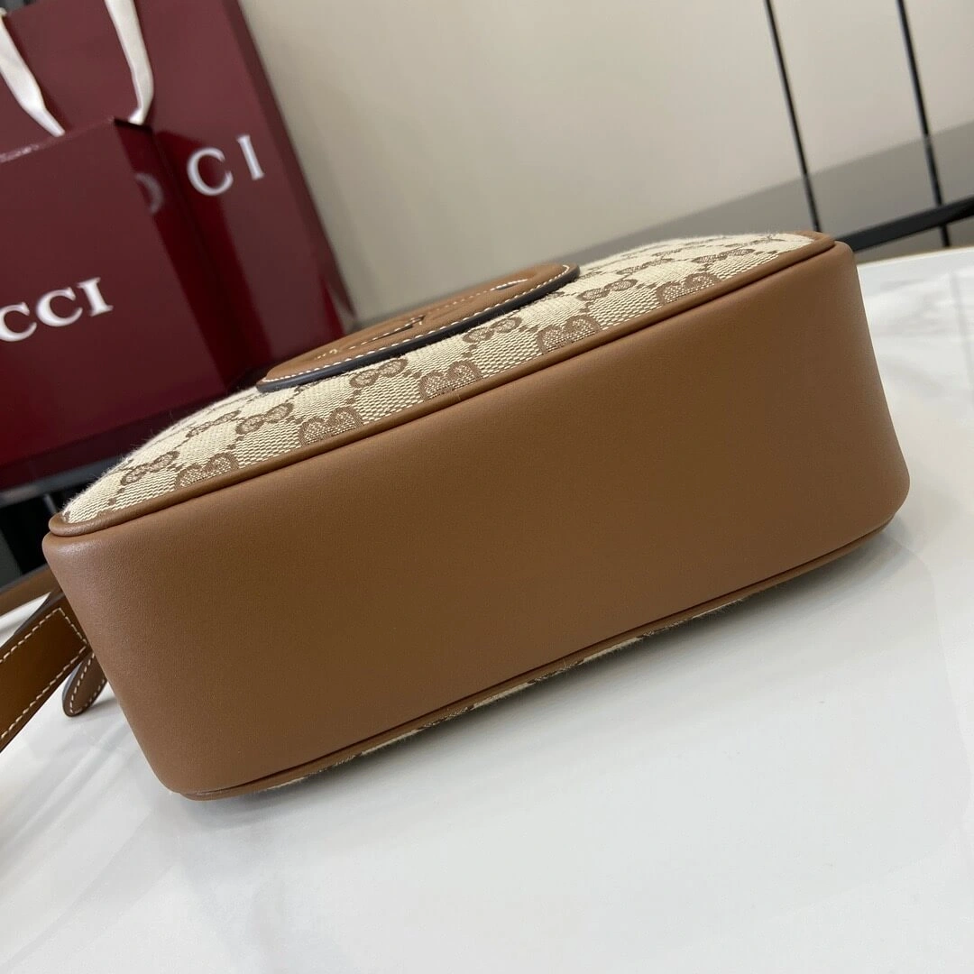Sporty Gucci Blondie mini shoulder bag 1040