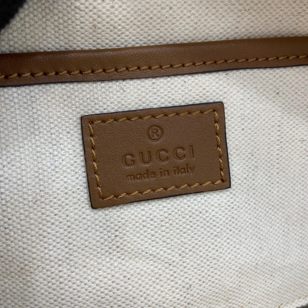 Sporty Gucci Blondie mini shoulder bag 1040