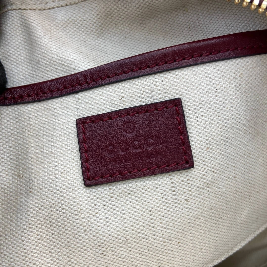 Bold Gucci Blondie mini shoulder bag 1058