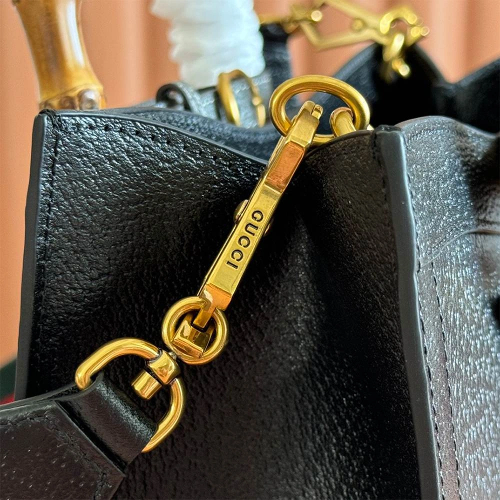 Gucci Diana medium tote bag(HIGH-END GRADE) Versatile 987