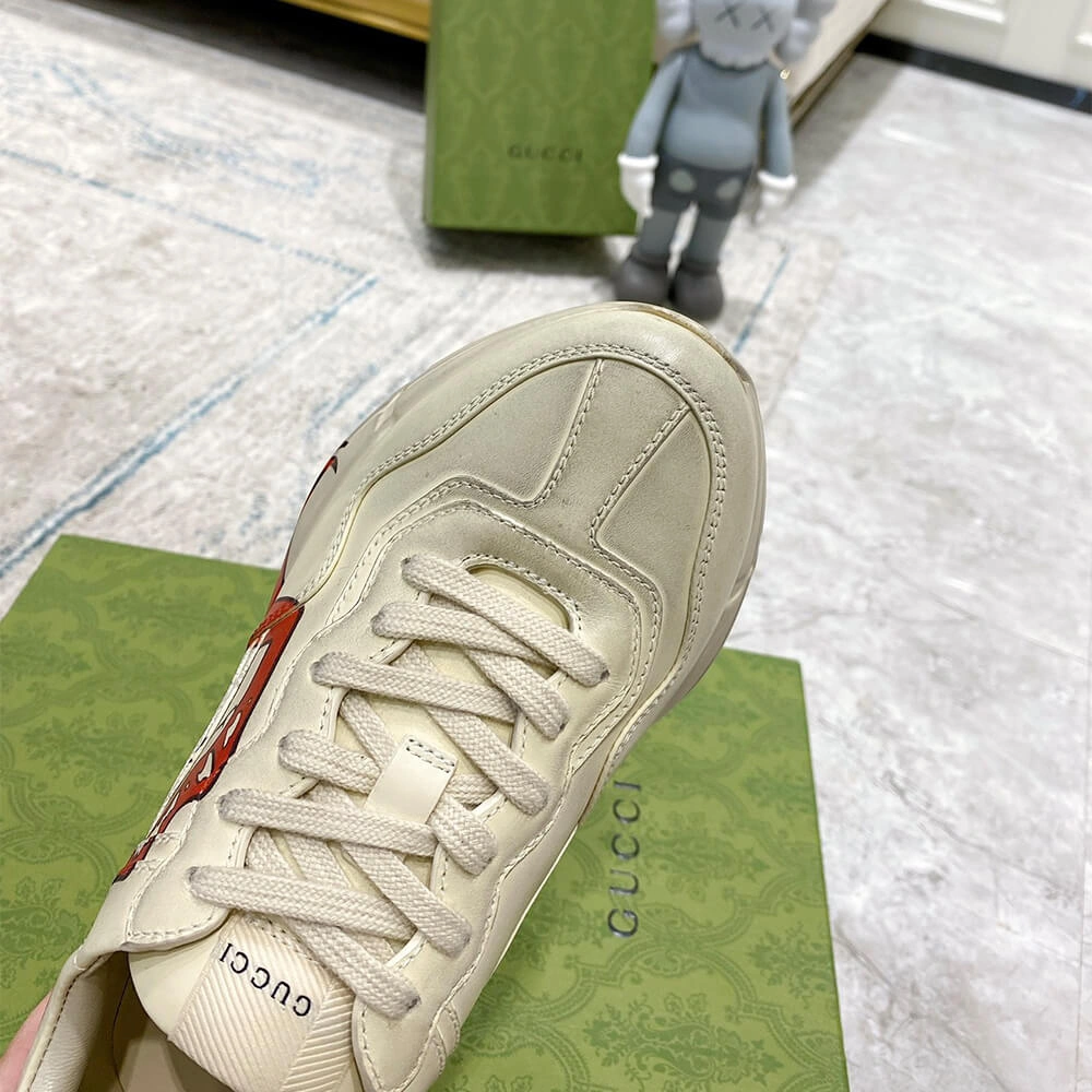 Comfortable Gucci Rhyton sneaker with mouth print 3271