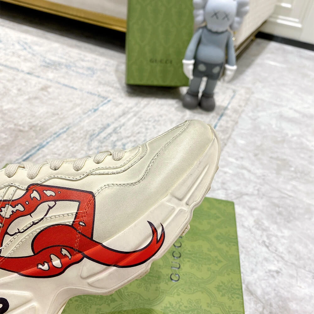 Comfortable Gucci Rhyton sneaker with mouth print 3271