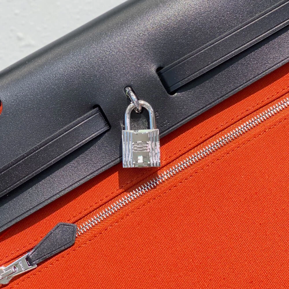 Minimalist HERMES Herbag Zip 31 bag 1871