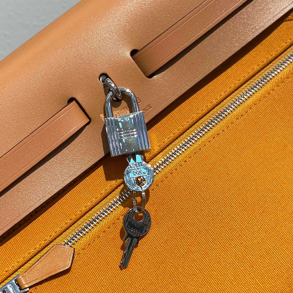 Stylish HERMES Herbag Zip 31 bag 1866