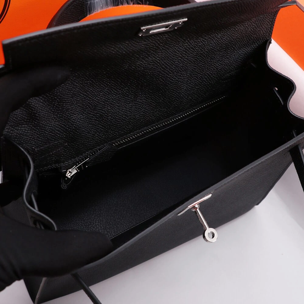 Sleek Hermes Kelly 1832