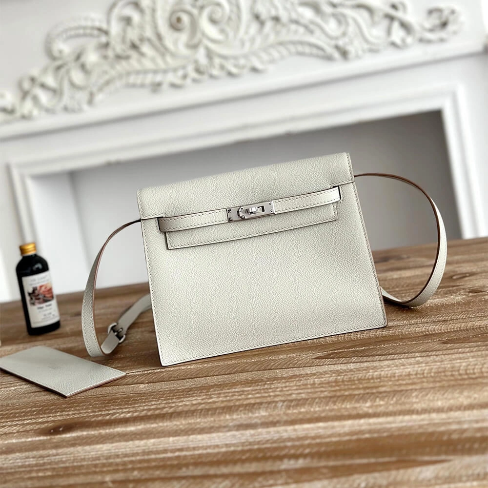 Vibrant Hermes Kelly Danse 1920