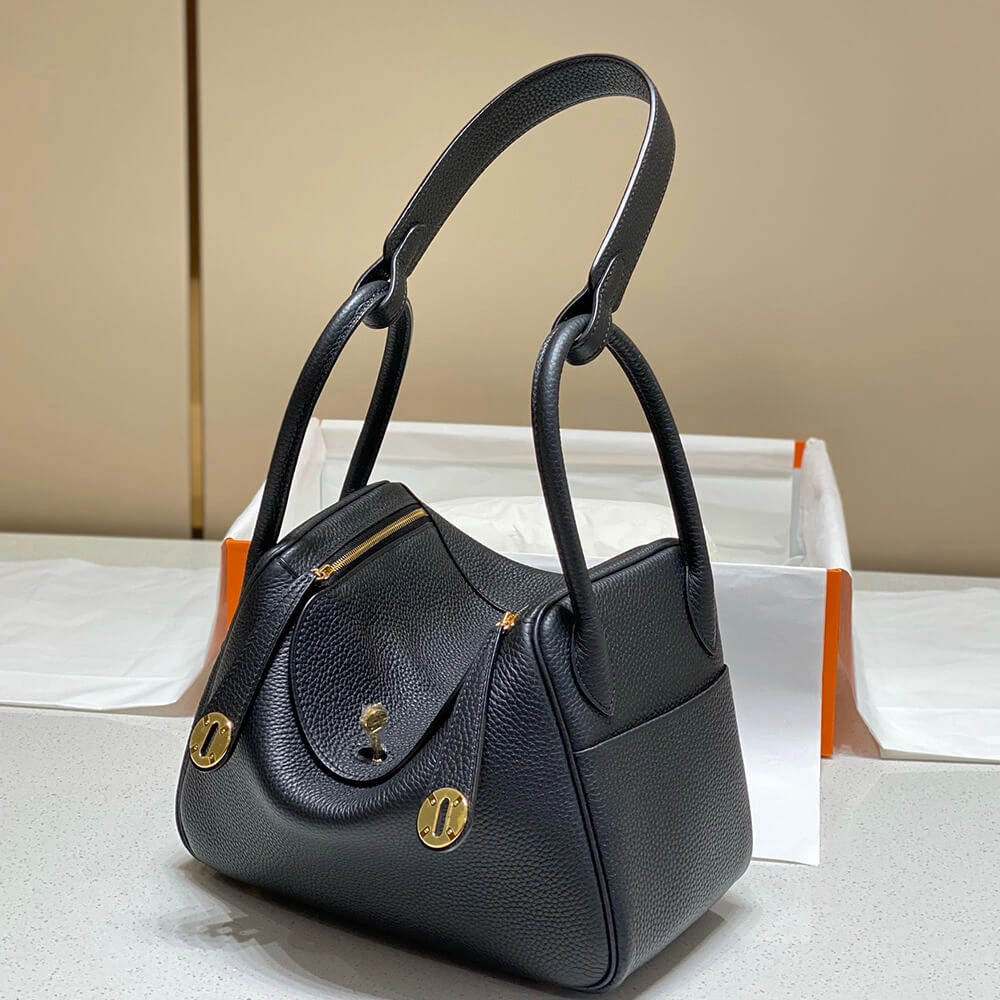 Trendsetting Hermes Lindy 1740