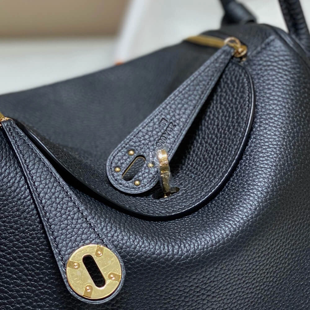 Trendsetting Hermes Lindy 1740