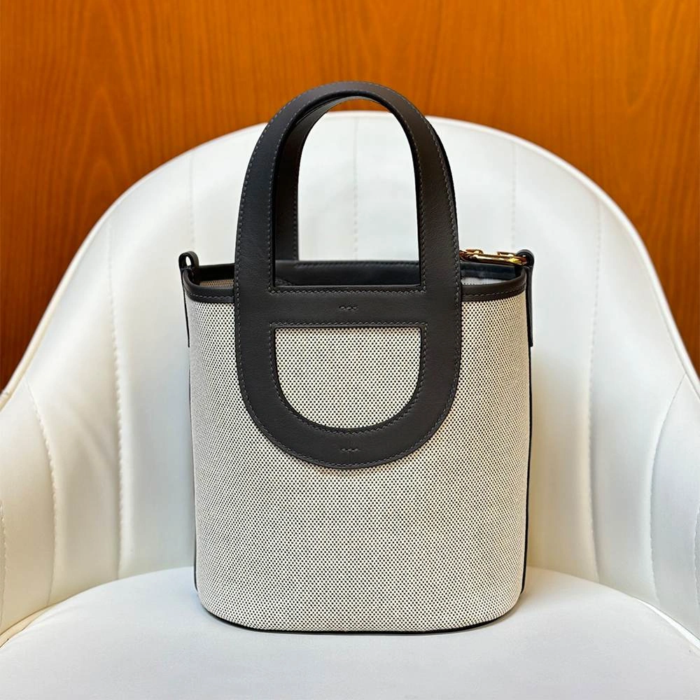 WeatherProof Hermès In-the-Loop 1711