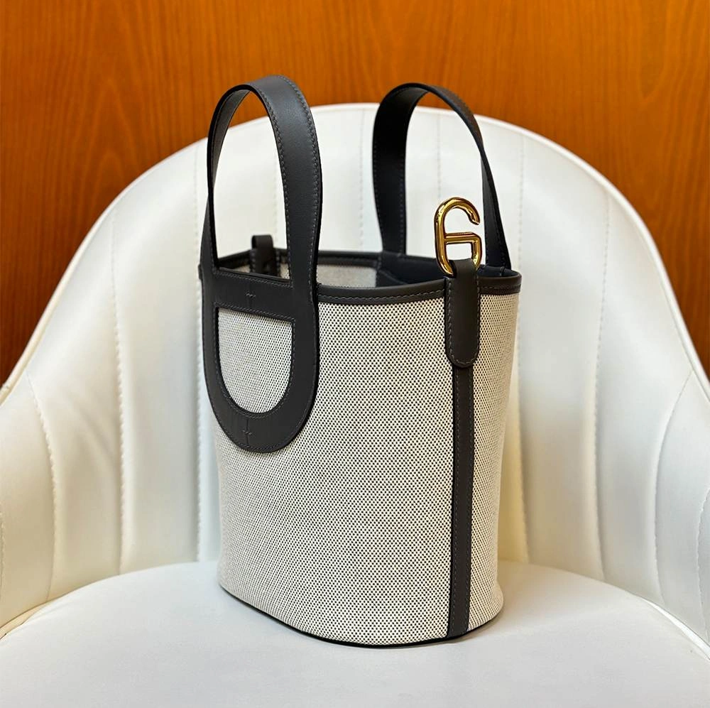 WeatherProof Hermès In-the-Loop 1711