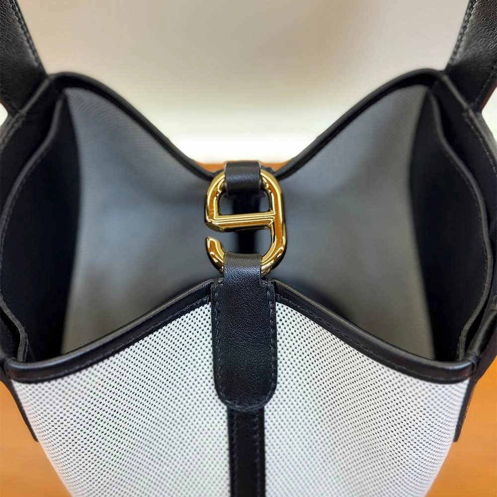 Hermès In-the-Loop Sleek 1768