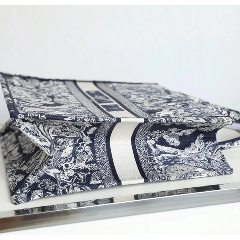 Functional LARGE DIOR BOOK TOTE 2431