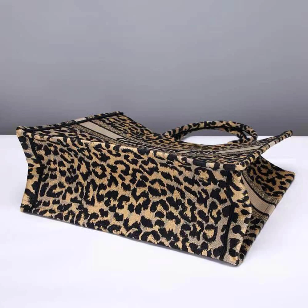 Cozy LARGE DIOR BOOK TOTE 2430