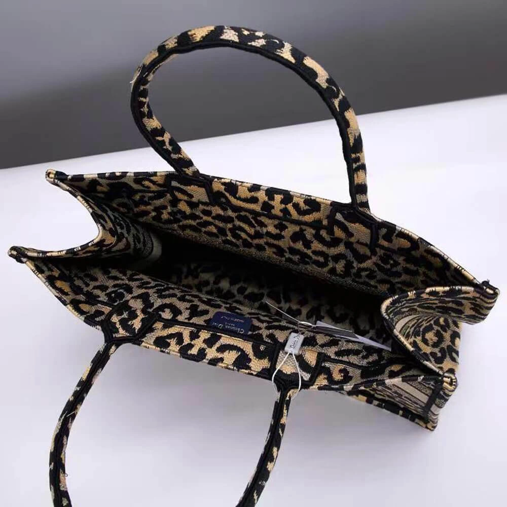 Cozy LARGE DIOR BOOK TOTE 2430