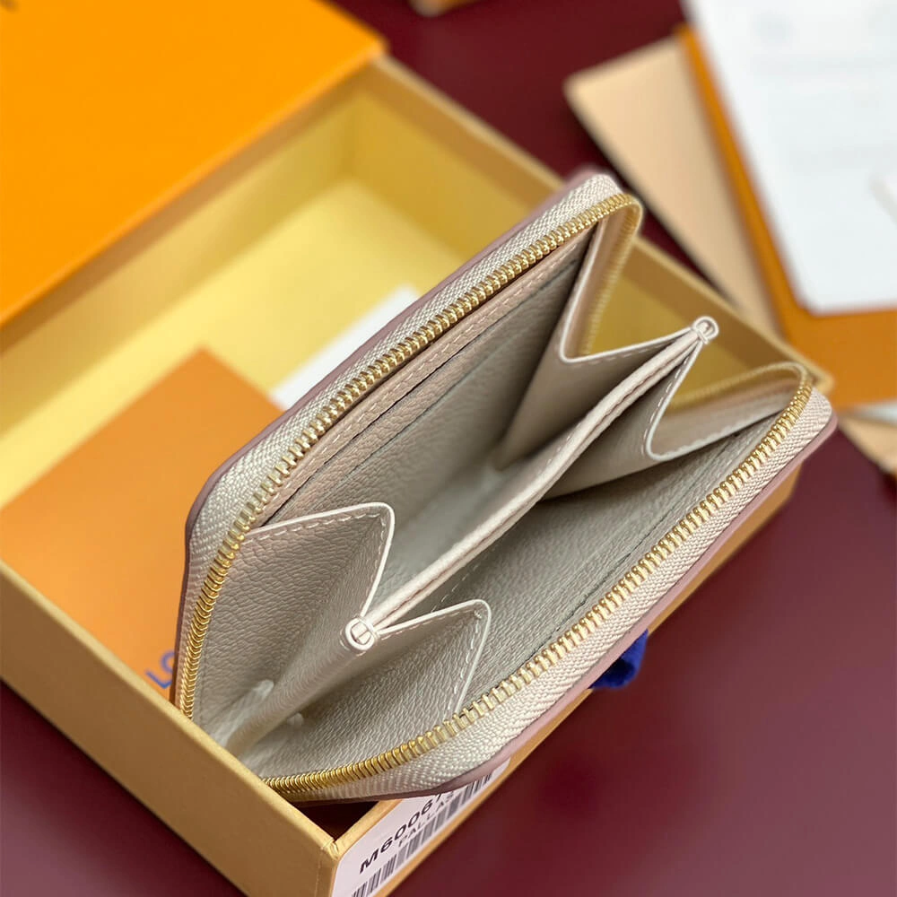LV  Zippy Coin Purse Effortless 231