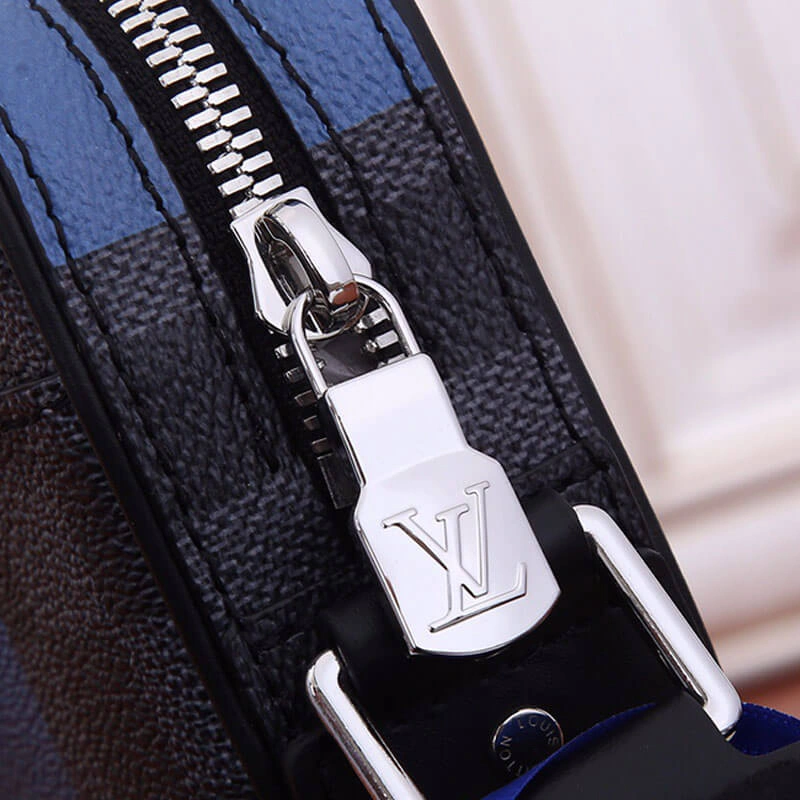 LV Alpha Messenger AllSeason 802