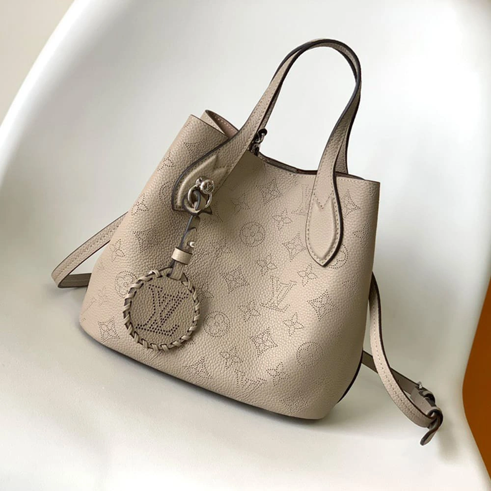 Stylish LV Blossom PM(HIGH-END GRADE) 110
