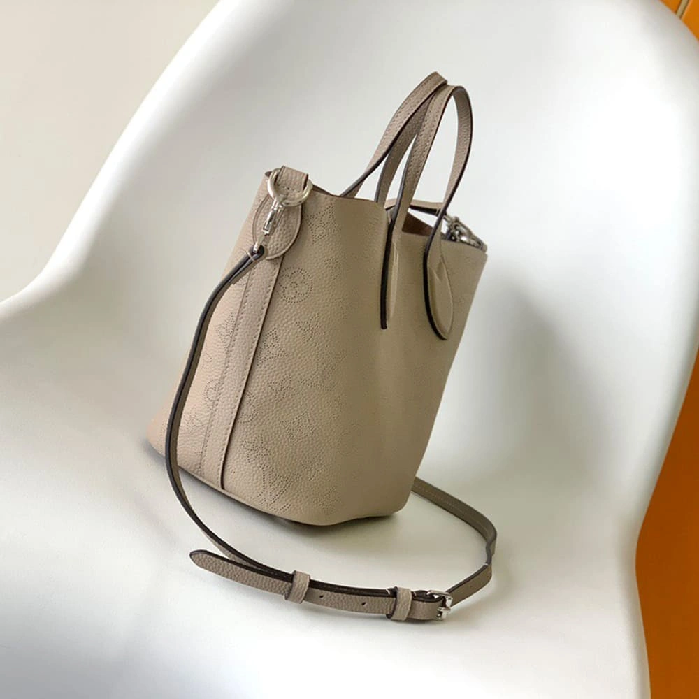 Stylish LV Blossom PM(HIGH-END GRADE) 110