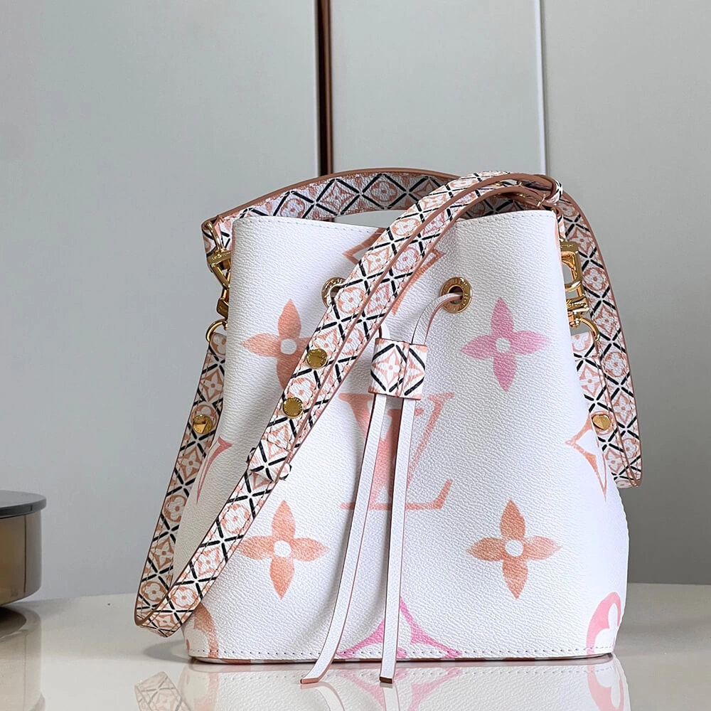 LV By the Pool NEONOE BB Lightweight 534