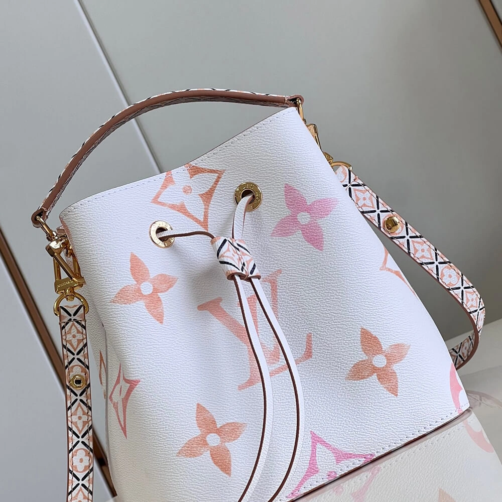 LV By the Pool NEONOE BB Lightweight 534