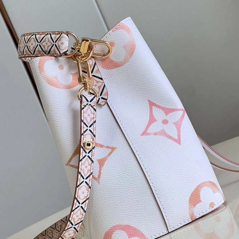 LV By the Pool NEONOE BB Lightweight 534