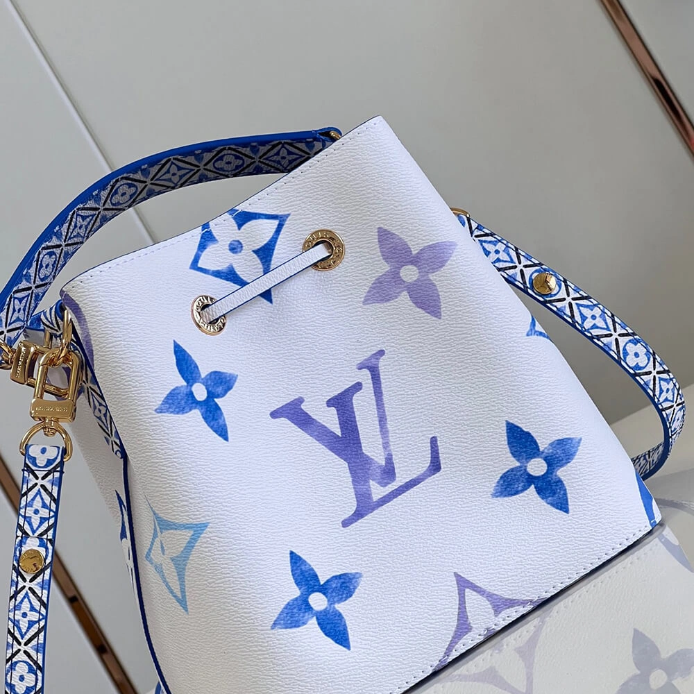 LV By the Pool NEONOE BB WaterResistant 535