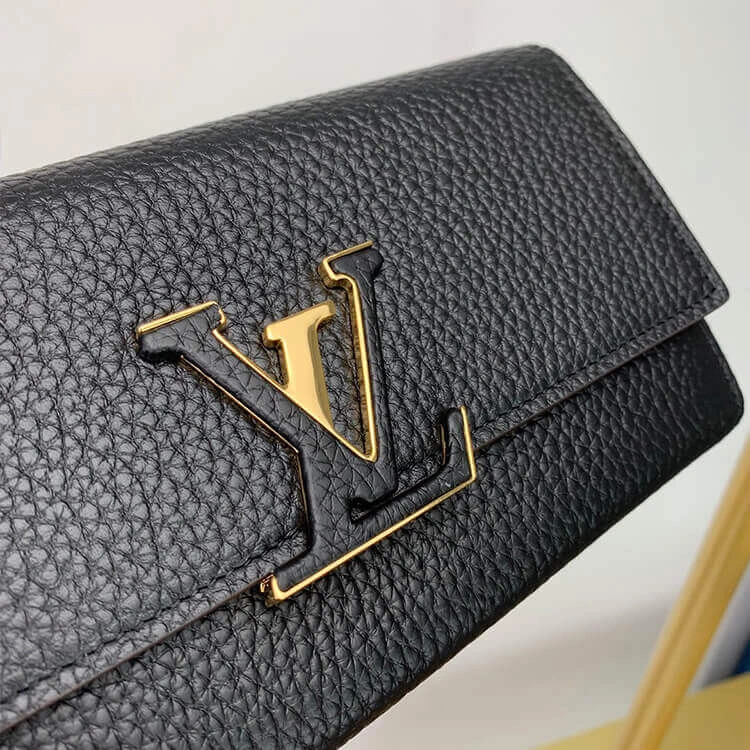 LV Capucines Wallet FreshLook 890