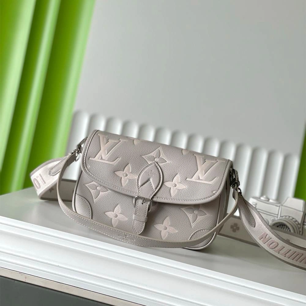 Stylish LV Diane 38